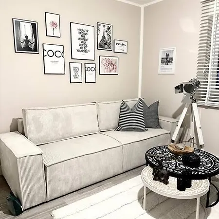 Willa Private House *